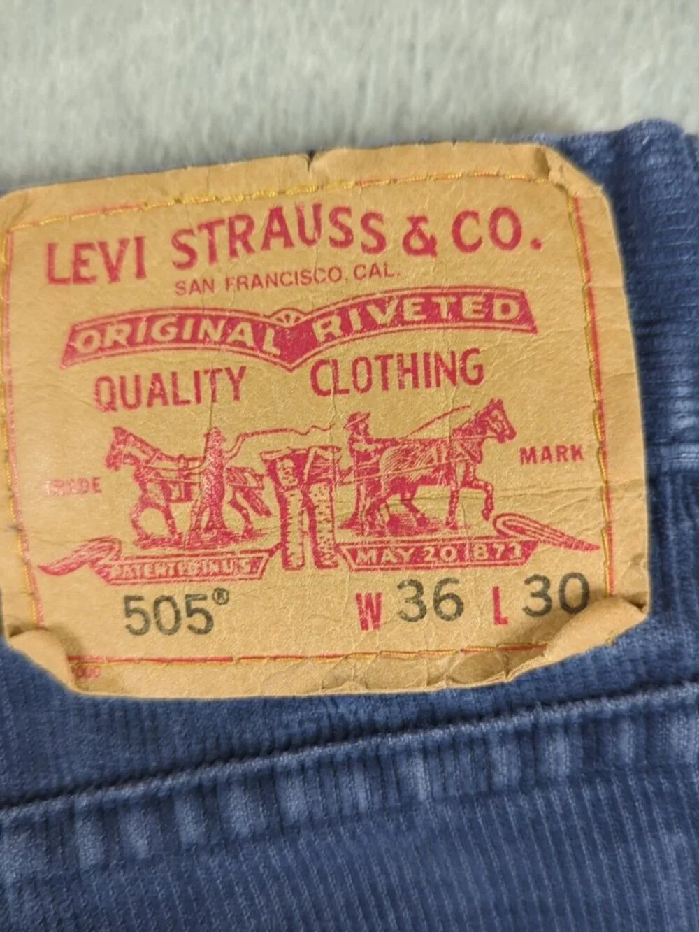 Levi’s 505 Corduroy Pants Men's 36x30 (Actual 36x25) Regular Fit Straight Leg